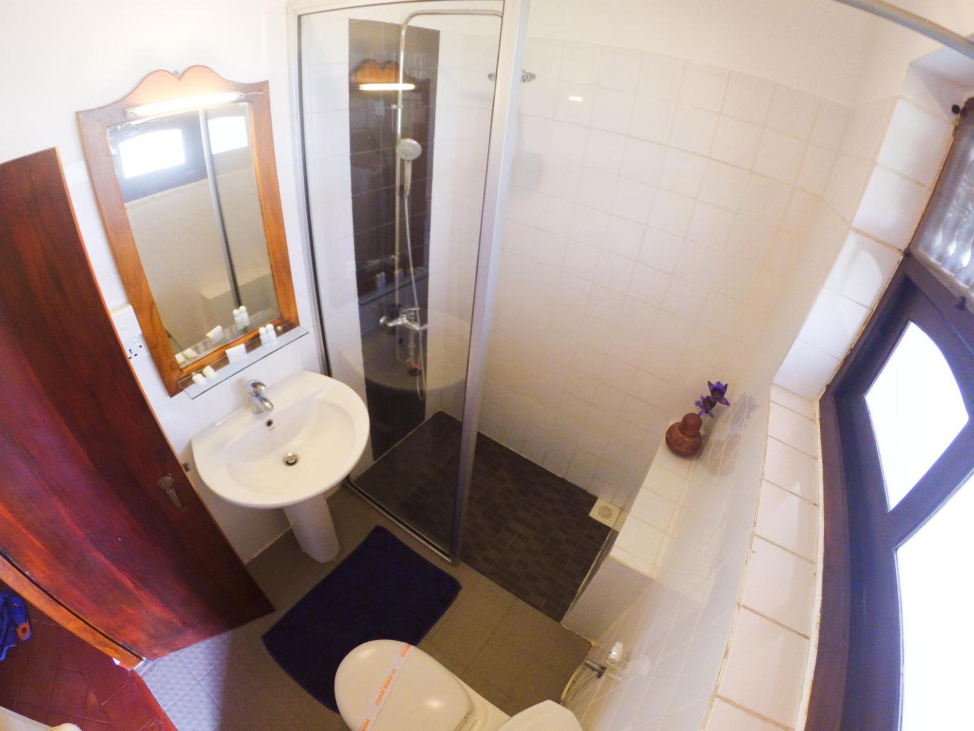 Sri Gemunu Beach Resort Unawatuna Δωμάτιο φωτογραφία
