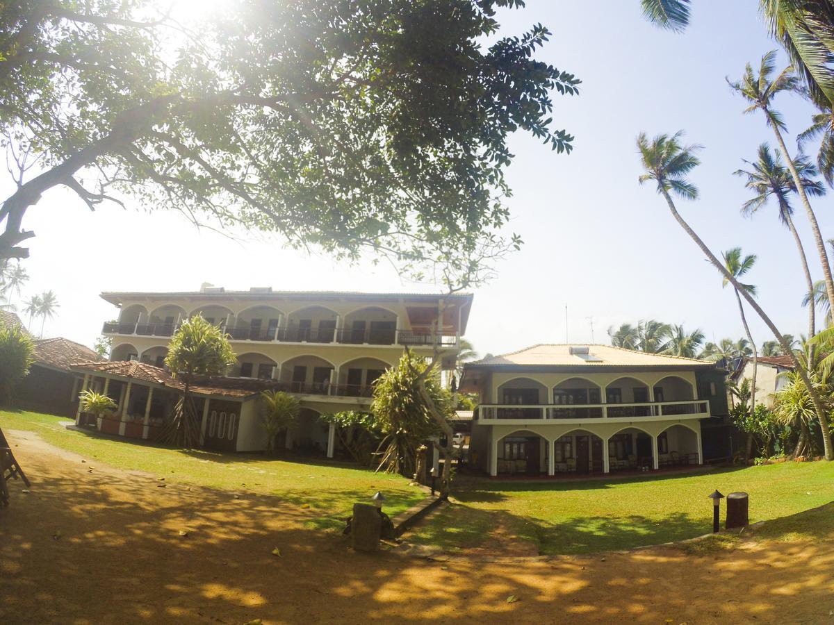 Sri Gemunu Beach Resort Unawatuna Εξωτερικό φωτογραφία