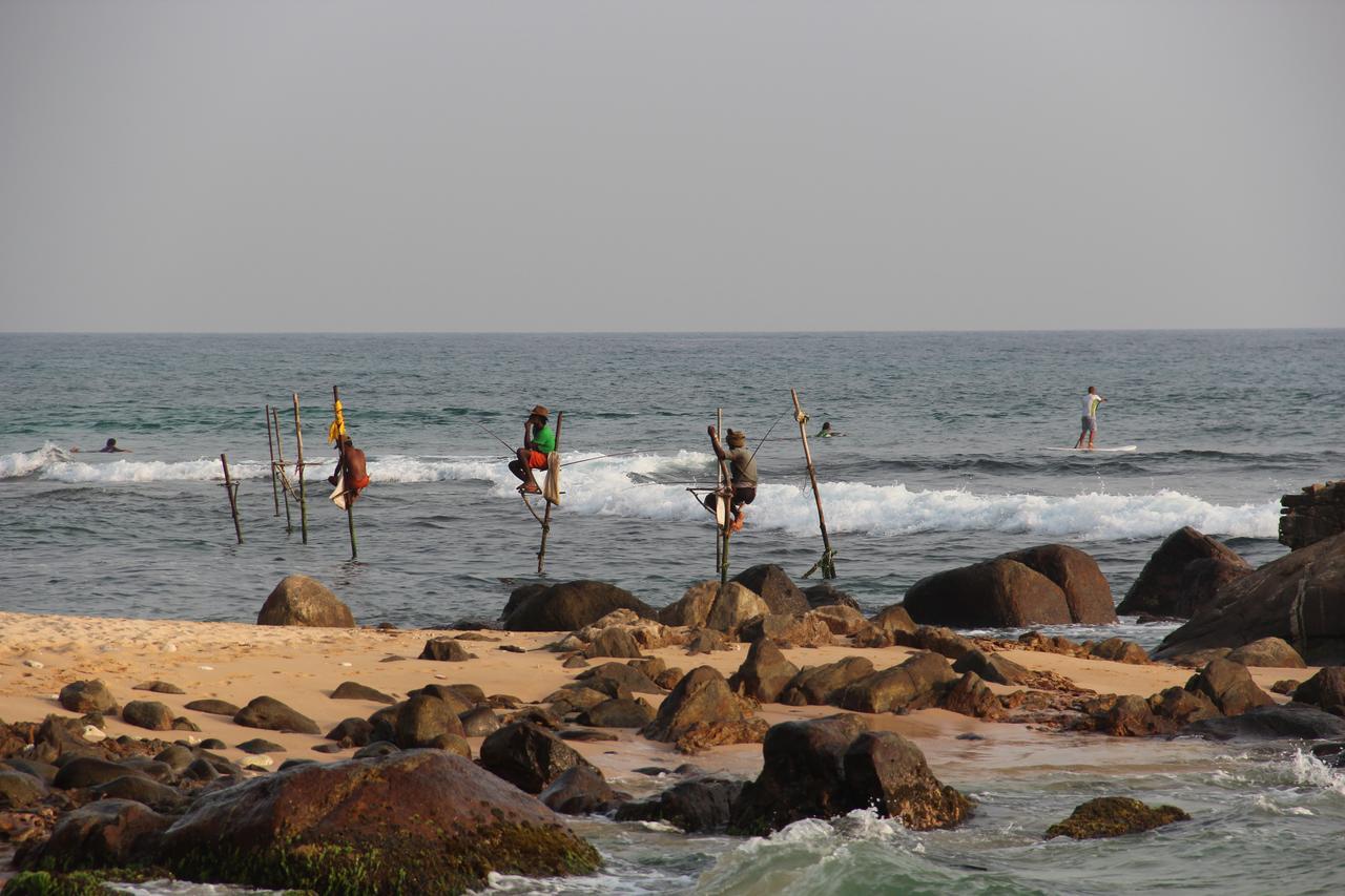 Sri Gemunu Beach Resort Unawatuna Εξωτερικό φωτογραφία