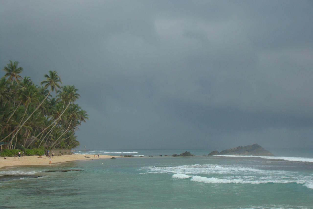 Sri Gemunu Beach Resort Unawatuna Εξωτερικό φωτογραφία