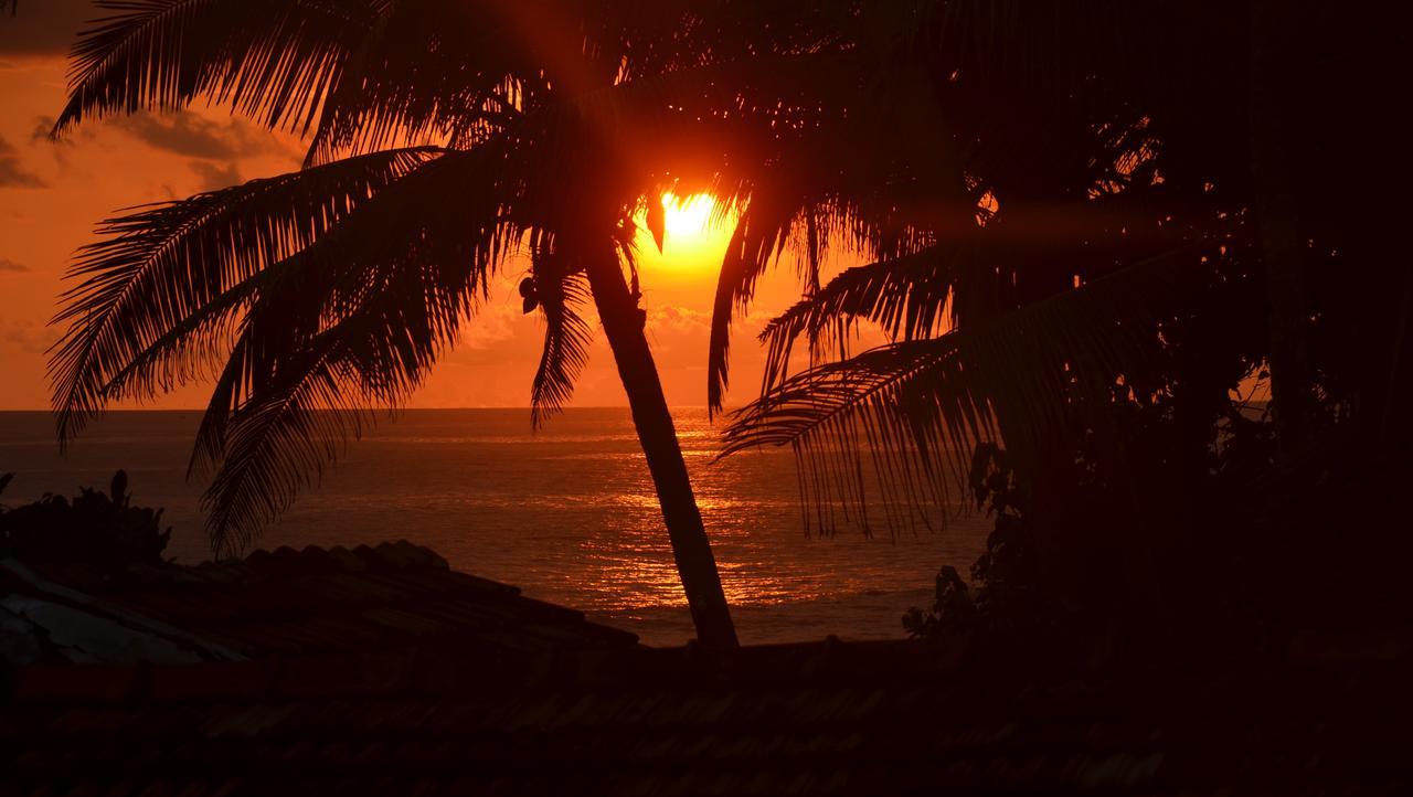 Sri Gemunu Beach Resort Unawatuna Εξωτερικό φωτογραφία