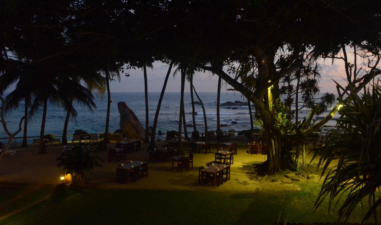 Sri Gemunu Beach Resort Unawatuna Εξωτερικό φωτογραφία