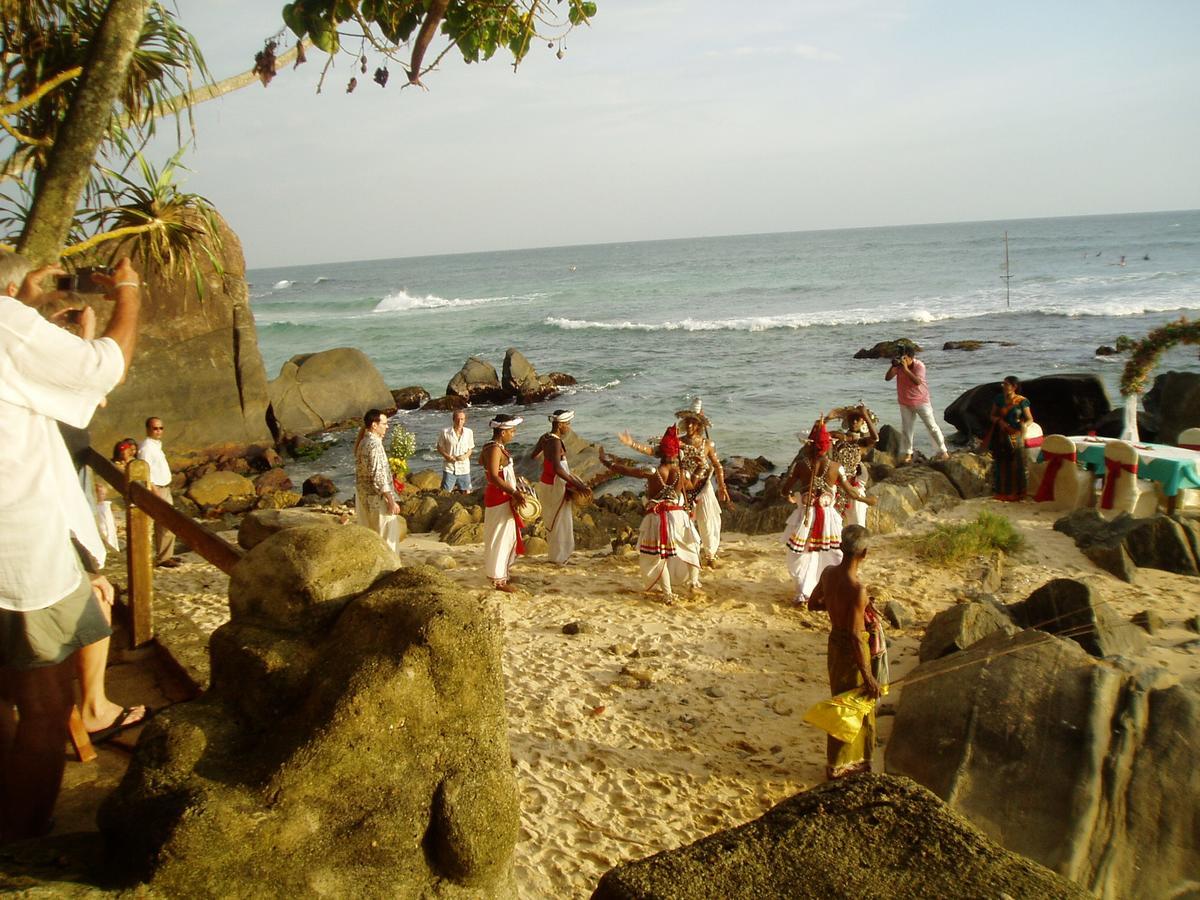 Sri Gemunu Beach Resort Unawatuna Εξωτερικό φωτογραφία