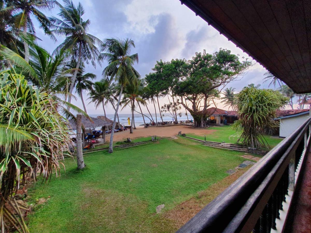 Sri Gemunu Beach Resort Unawatuna Εξωτερικό φωτογραφία
